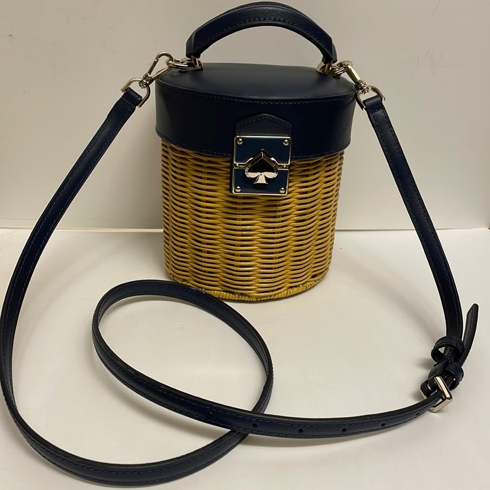 Kate Spade ♠️ Medium Trunk “RUMI” Wicker NightCap CrossBody Bag. NWOT.